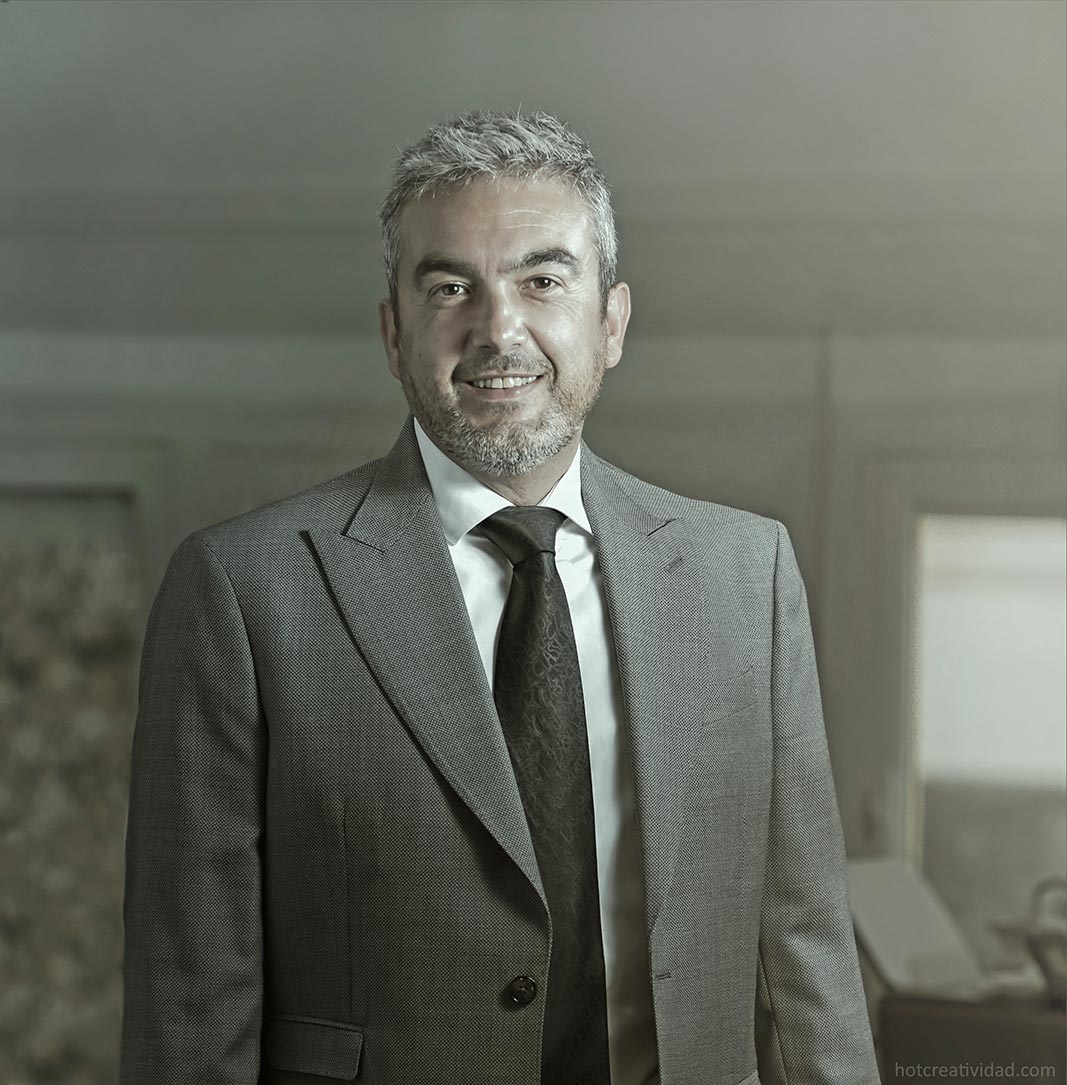 MOVA, Jose Javier Garcia Zamora , retrato hombre, hotcreatividad, fotografia publicitaria, fotografia profesional, Alicante, CEO, CEO MOVA, Preseidente CEEI Elche, 2018, 2019